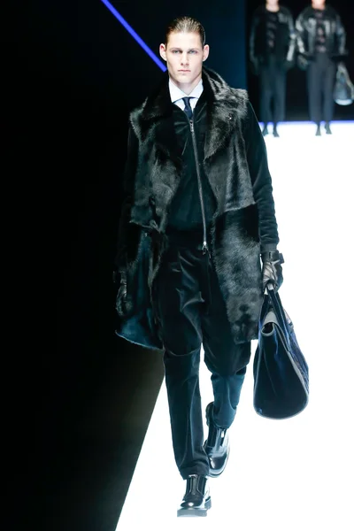 Look 9